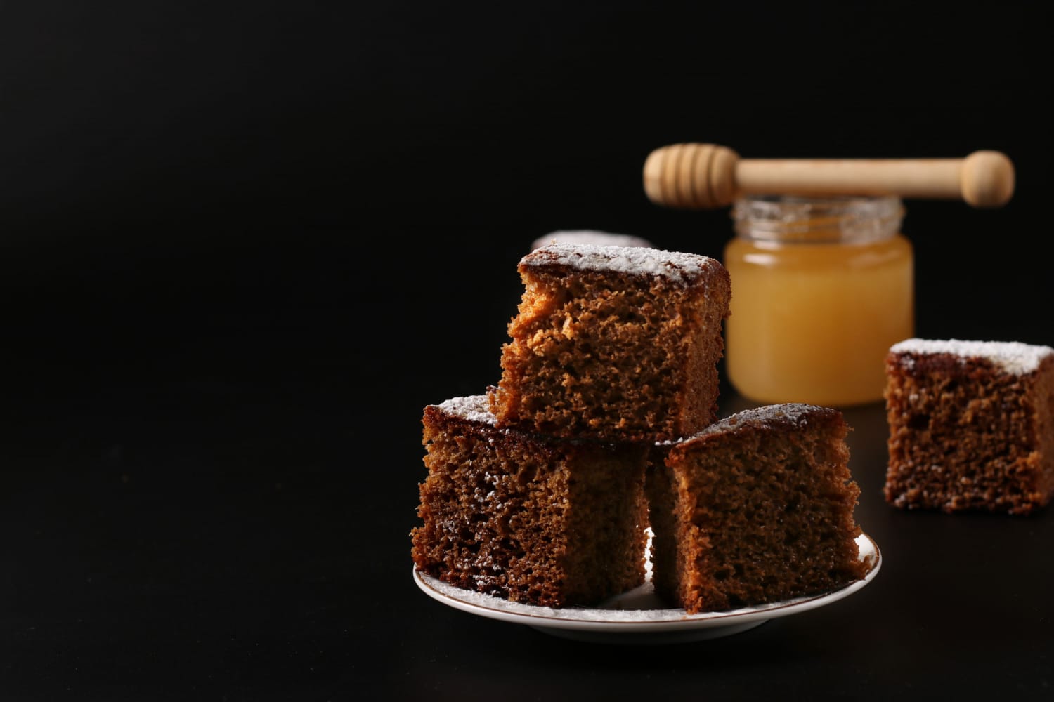 Bolo pão de mel: receita fácil com gostinho de infância, fofinho e irresistível
